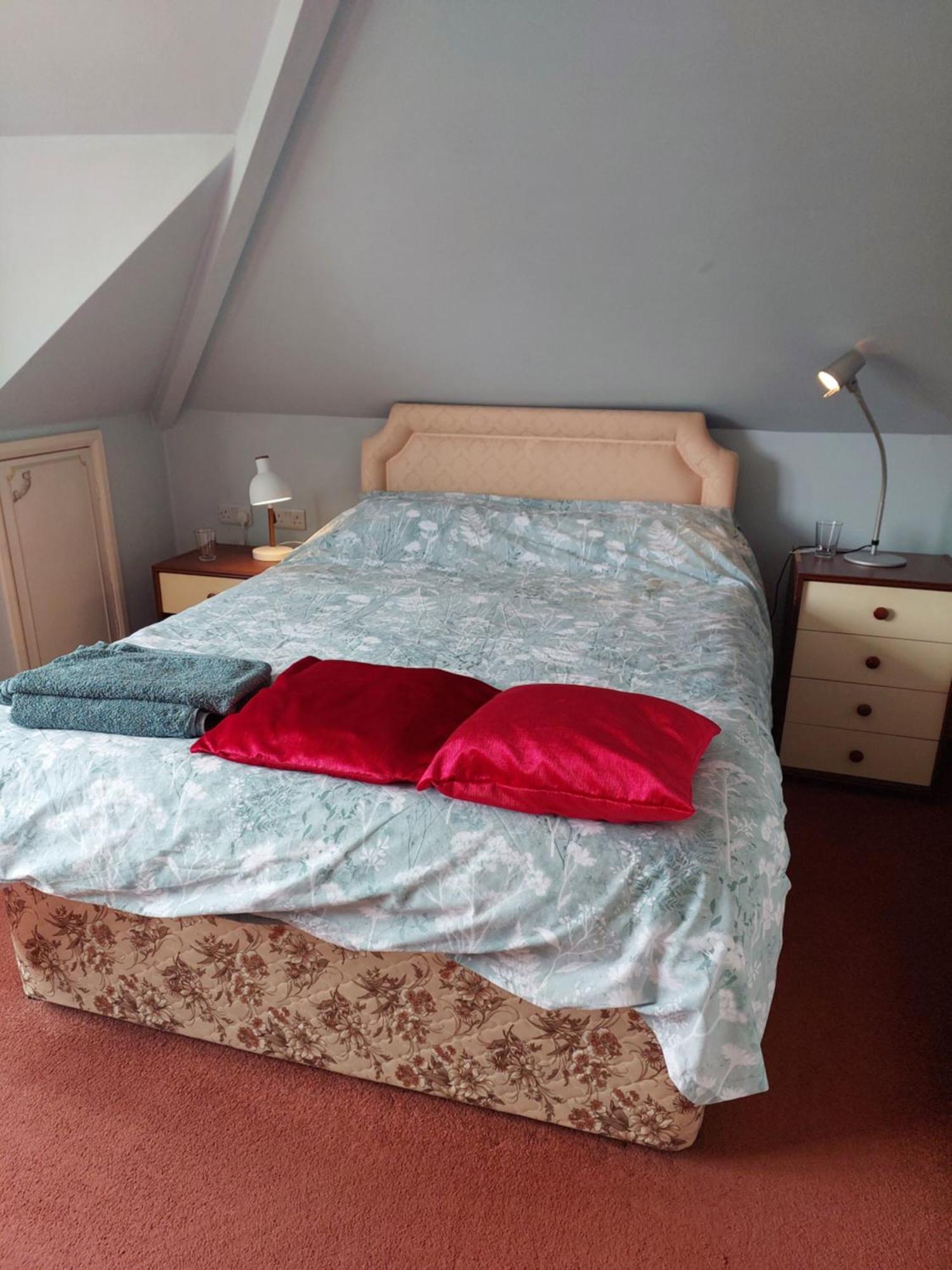 Double Room With Ensuite Shower Room In Quiet, Private House Worthing Extérieur photo